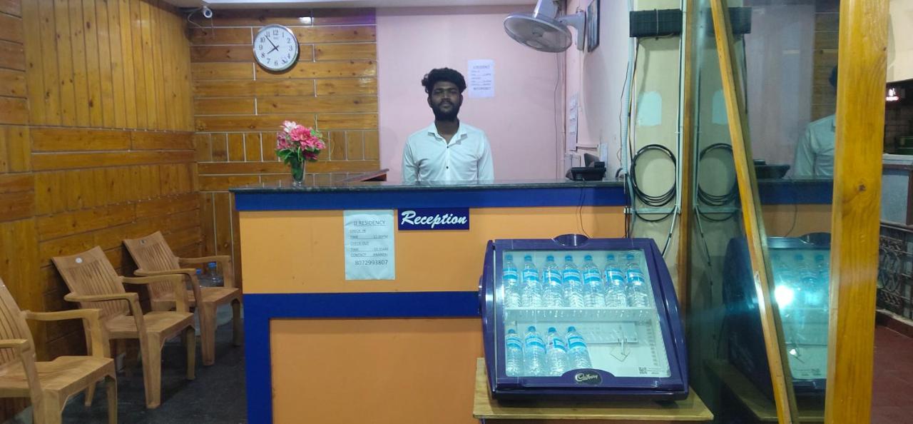 J J Residency Hotel Pondicherry Exterior photo